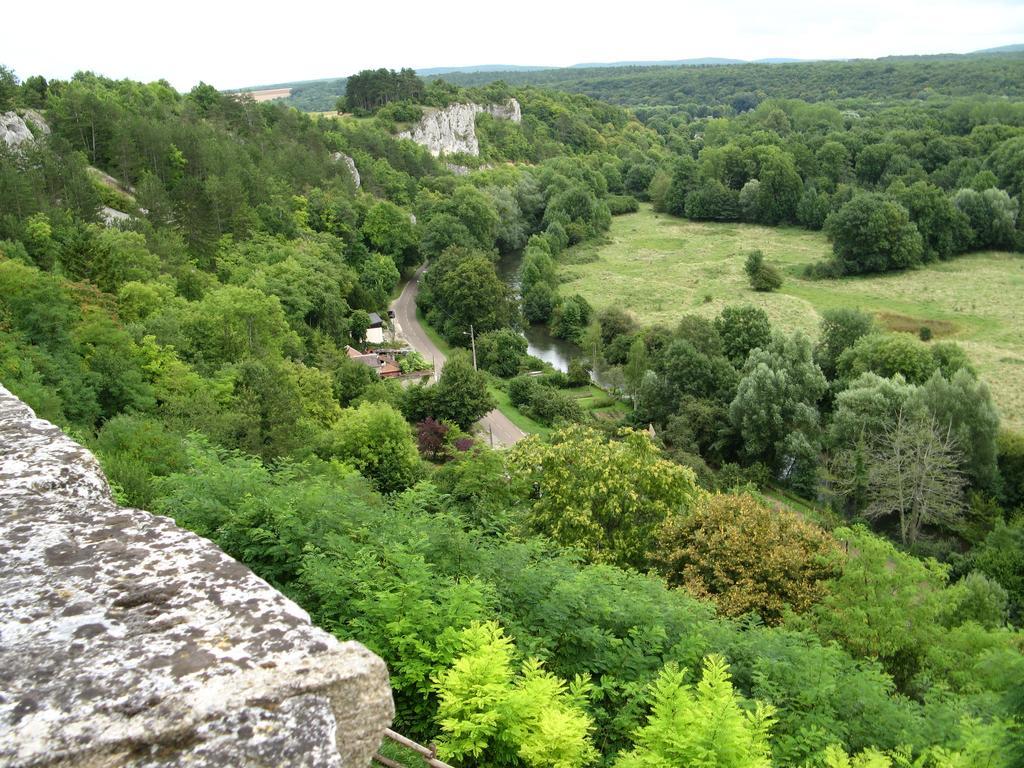 Le Castel Mailly-le-Château Exterior photo